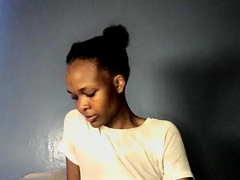 Snapshot of cyberbunnie chatting on 02/06/25, 06:46 cyberbunnie online show from 02/06/25, 06:46