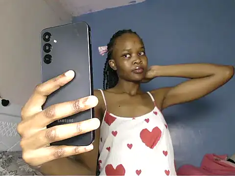 Snapshot of cyberbunnie chatting on 10/11/25, 08:29 cyberbunnie online show from 10/11/25, 08:29