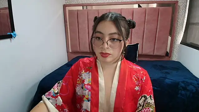 Snapshot of MiaWils_ chatting on 05/20/26, 06:47 MiaWils online show from 05/20/26, 06:47