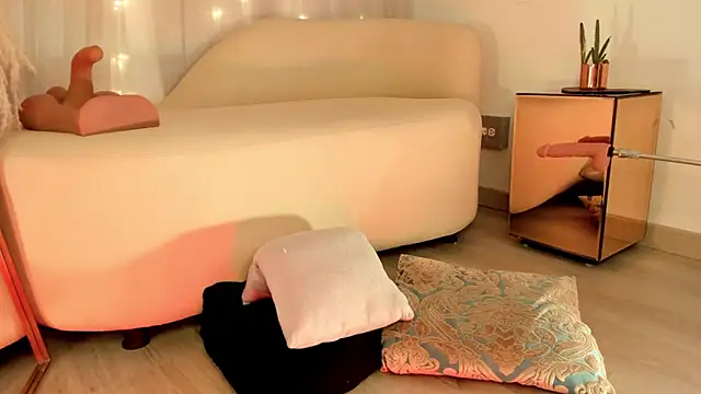 Snapshot of Charlotte__08 chatting on 03/19/25, 03:41 Charlotte  08 online show from 03/19/25, 03:41