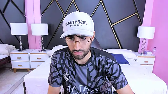 MilanZaire online show from 11/07/25, 02:55