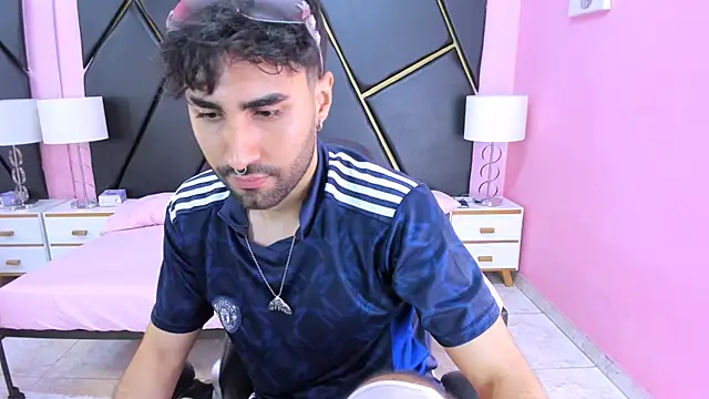 MilanZaire online show from 11/11/25, 11:49