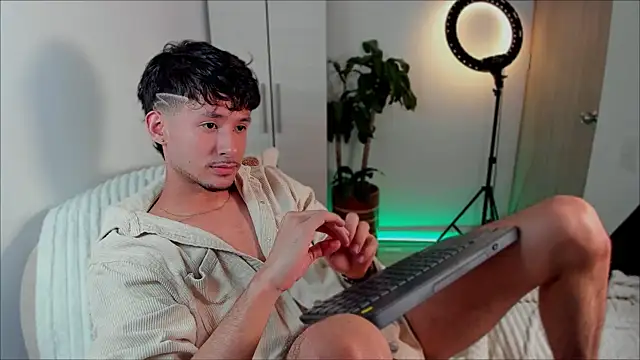 dimitri targaryen online show from 01/06/25, 03:42