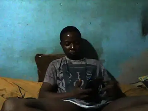 Snapshot of little__joy chatting on 02/18/25, 06:04 little  joy online show from 02/18/25, 06:04