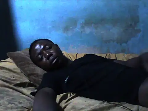 Snapshot of little__joy chatting on 03/14/25, 12:43 little  joy online show from 03/14/25, 12:43