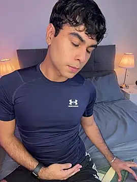 Snapshot of oliversstream chatting on 10/19/25, 10:10 oliversstream online show from 10/19/25, 10:10