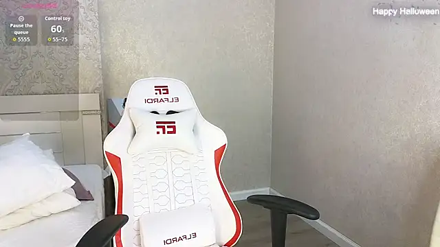 Diana Moon  online show from 11/02/25, 01:19