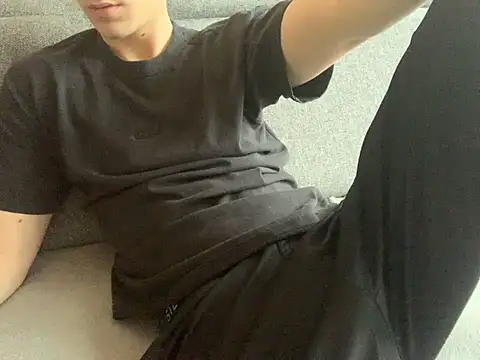 Snapshot of Honeeymaster chatting on 01/05/25, 11:59 Honeeymaster online show from 01/05/25, 11:59