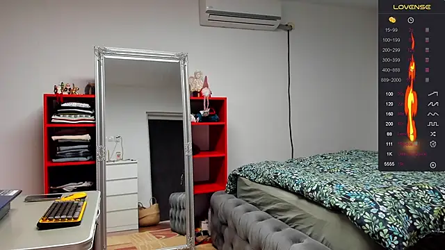 Snapshot of supermanboy94 chatting on 12/05/24, 06:43 supermanboy94 online show from 12/05/24, 06:43