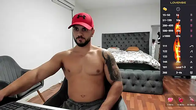 Snapshot of supermanboy94 chatting on 10/01/25, 05:46 supermanboy94 online show from 10/01/25, 05:46