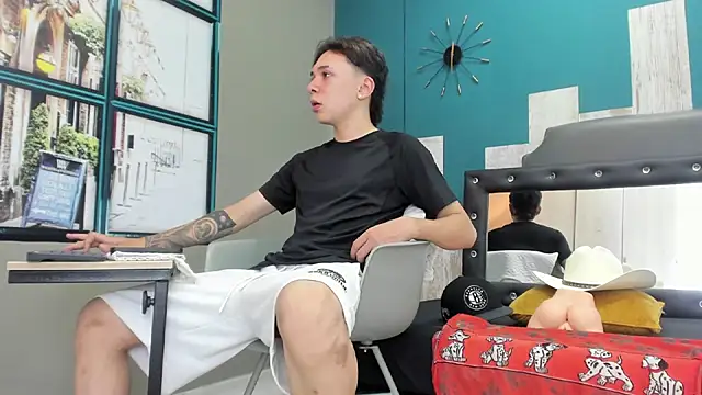 Snapshot of Rhaegal_hot chatting on 12/14/24, 03:36 Rhaegal hot online show from 12/14/24, 03:36