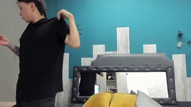 Snapshot of Rhaegal_hot chatting on 01/23/25, 06:56 Rhaegal hot online show from 01/23/25, 06:56