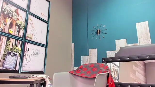 Snapshot of Rhaegal_hot chatting on 02/19/25, 04:00 Rhaegal hot online show from 02/19/25, 04:00