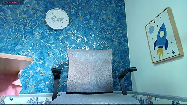 Snapshot of Rhaegal_hot chatting on 10/18/25, 08:53 Rhaegal hot online show from 10/18/25, 08:53