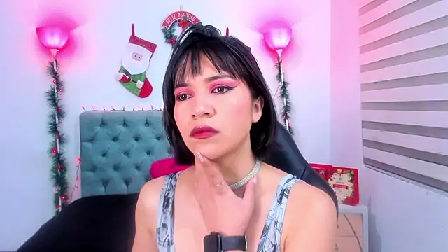 Snapshot of lina_bedoya_ chatting on 12/20/24, 11:43 lina bedoya  online show from 12/20/24, 11:43