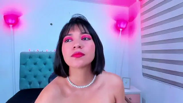Snapshot of lina_bedoya_ chatting on 01/16/25, 11:37 lina bedoya  online show from 01/16/25, 11:37