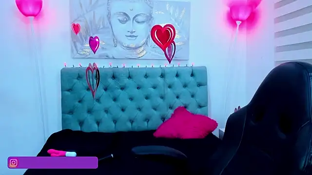 Snapshot of lina_bedoya_ chatting on 02/12/25, 03:05 lina bedoya  online show from 02/12/25, 03:05