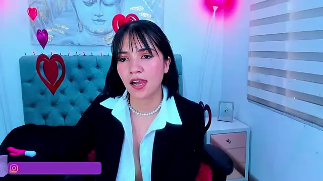 Snapshot of lina_bedoya_ chatting on 02/13/25, 11:39 lina bedoya  online show from 02/13/25, 11:39