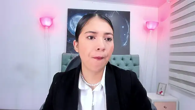 Snapshot of lina_bedoya_ chatting on 03/19/25, 11:39 lina bedoya  online show from 03/19/25, 11:39