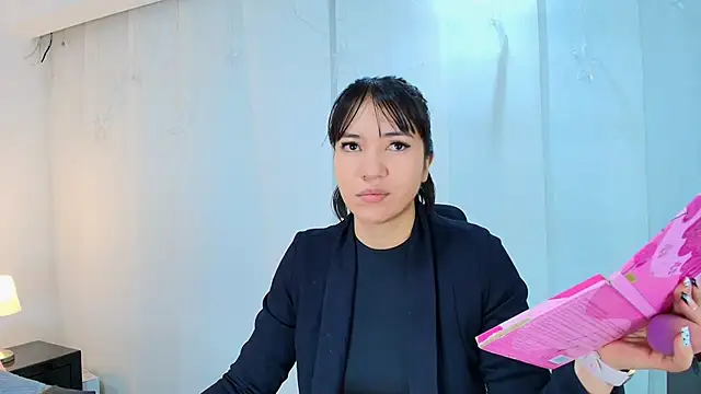 Snapshot of lina_bedoya_ chatting on 09/20/25, 11:44 lina bedoya  online show from 09/20/25, 11:44