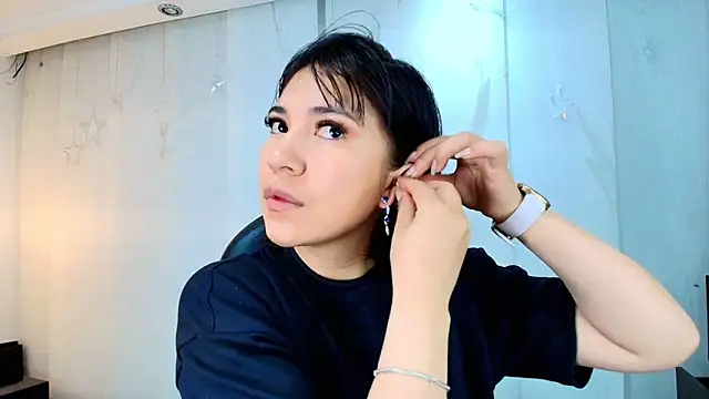 lina bedoya  online show from 02/26/26, 11:42