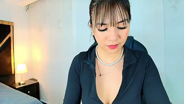 Snapshot of lina_bedoya_ chatting on 05/27/26, 11:51 lina bedoya online show from 05/27/26, 11:51