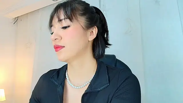 Snapshot of lina_bedoya_ chatting on 06/05/26, 11:38 lina bedoya online show from 06/05/26, 11:38