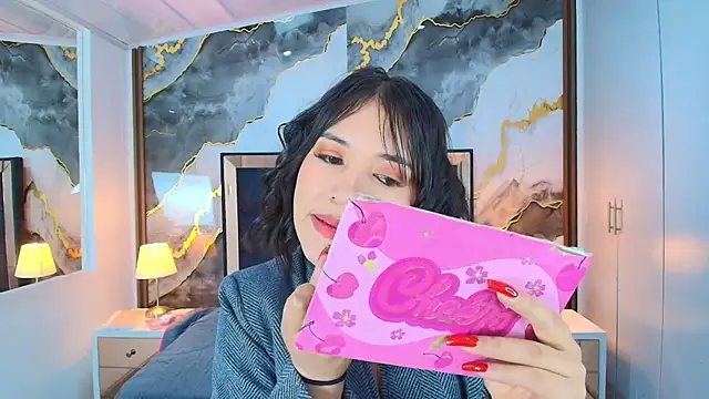 Snapshot of lina_bedoya_ chatting on 07/04/26, 12:00 lina bedoya online show from 07/04/26, 12:00