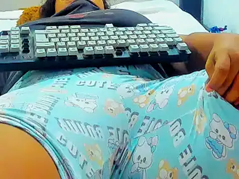Snapshot of Kika_teem chatting on 06/13/26, 01:36 Kika teem online show from 06/13/26, 01:36
