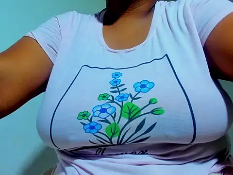 Snapshot of Kika_teem chatting on 07/24/26, 03:04 Kika teem online show from 07/24/26, 03:04