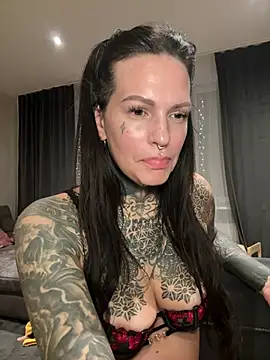 Snapshot of AileenInkOfficial chatting on 12/28/24, 06:29 AileenInkOfficial online show from 12/28/24, 06:29