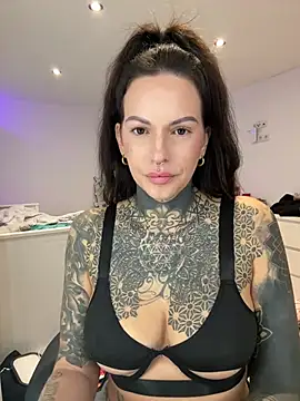 Snapshot of AileenInkOfficial chatting on 12/29/24, 05:54 AileenInkOfficial online show from 12/29/24, 05:54