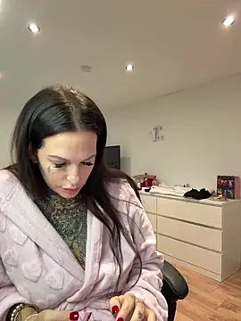 Snapshot of AileenInkOfficial chatting on 01/05/25, 01:58 AileenInkOfficial online show from 01/05/25, 01:58