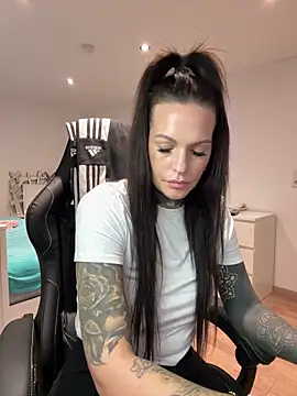 Snapshot of AileenInkOfficial chatting on 01/09/25, 03:55 AileenInkOfficial online show from 01/09/25, 03:55