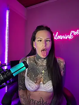 Snapshot of AileenInkOfficial chatting on 01/14/25, 06:38 AileenInkOfficial online show from 01/14/25, 06:38