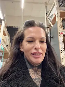 Snapshot of AileenInkOfficial chatting on 01/15/25, 08:20 AileenInkOfficial online show from 01/15/25, 08:20