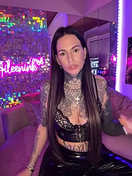 Snapshot of AileenInkOfficial chatting on 02/14/25, 06:19 AileenInkOfficial online show from 02/14/25, 06:19