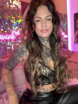 Snapshot of AileenInkOfficial chatting on 03/14/25, 05:24 AileenInkOfficial online show from 03/14/25, 05:24