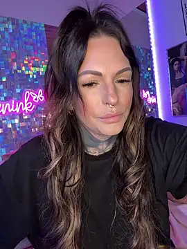 Snapshot of AileenInkOfficial chatting on 03/15/25, 07:09 AileenInkOfficial online show from 03/15/25, 07:09