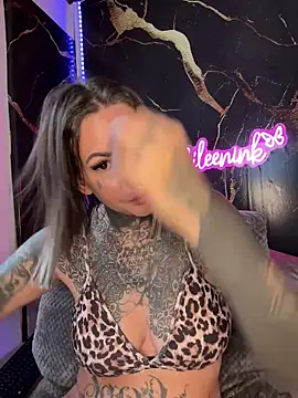 Snapshot of AileenInkOfficial chatting on 09/21/25, 08:16 AileenInkOfficial online show from 09/21/25, 08:16