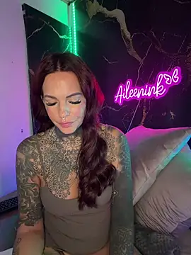 Snapshot of AileenInkOfficial chatting on 10/17/25, 06:54 AileenInkOfficial online show from 10/17/25, 06:54