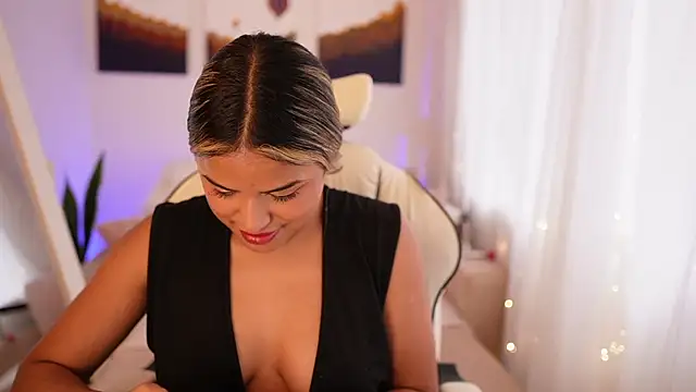 SaraParisi online show from 12/30/24, 09:08