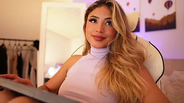 SaraParisi online show from 01/11/25, 12:22