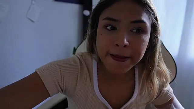 SaraParisi online show from 01/22/25, 09:43