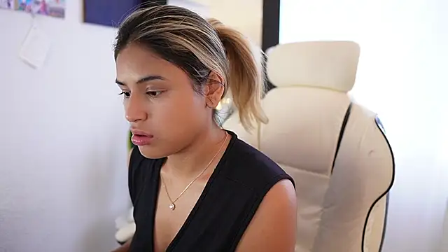 SaraParisi online show from 02/01/25, 09:40