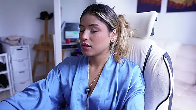 SaraParisi online show from 02/21/25, 09:54