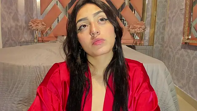 Snapshot of Lesly_sexy4u chatting on 05/16/26, 06:54 Lesly sexy4u online show from 05/16/26, 06:54