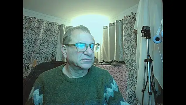 Snapshot of coryassman chatting on 04/20/26, 07:55 coryassman online show from 04/20/26, 07:55