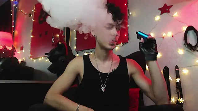 Snapshot of Joseph__Quinn chatting on 12/27/24, 03:48 Joseph Quinn online show from 12/27/24, 03:48