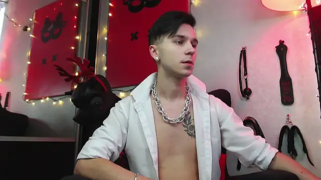 Snapshot of Joseph__Quinn chatting on 01/06/25, 09:41 Joseph Quinn online show from 01/06/25, 09:41